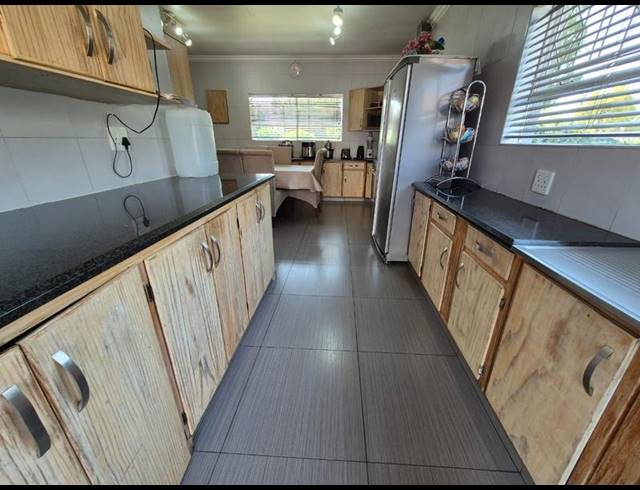 4 BEDROOM HOUSE FOR SALE IN BRACKENHURST